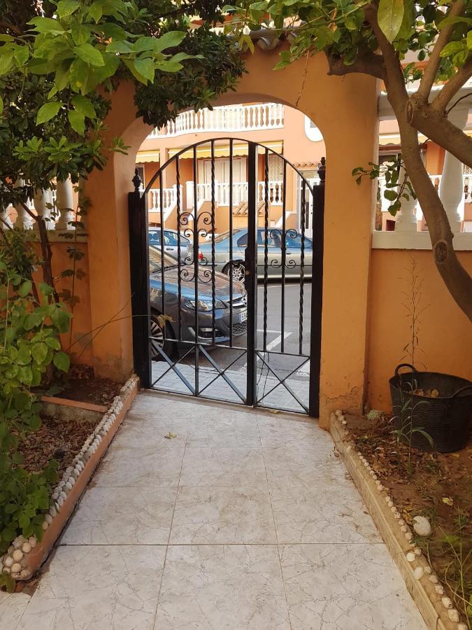 Beachfront Apartment With A Private Garden On The Ground Floor Moncofar Exterior photo